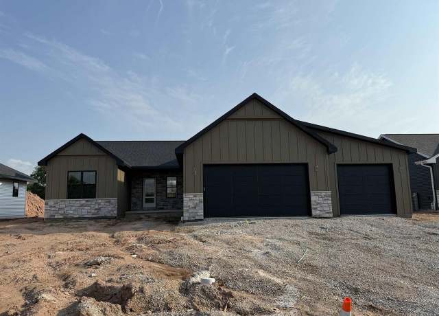 Property at 2998 Creekwood Dr, Green Bay, WI 54311, 3 beds, 2 baths