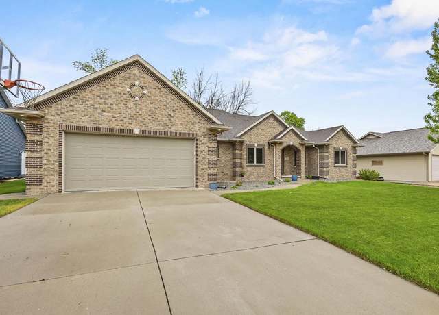 Property at 216 Deforest Dr, Kaukauna, WI 54130, 3 beds, 3.5 baths