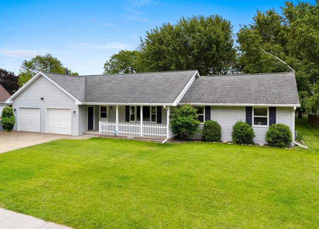 Property at 3011 Evergreen Ave, Green Bay, WI 54313, 3 beds, 2 baths