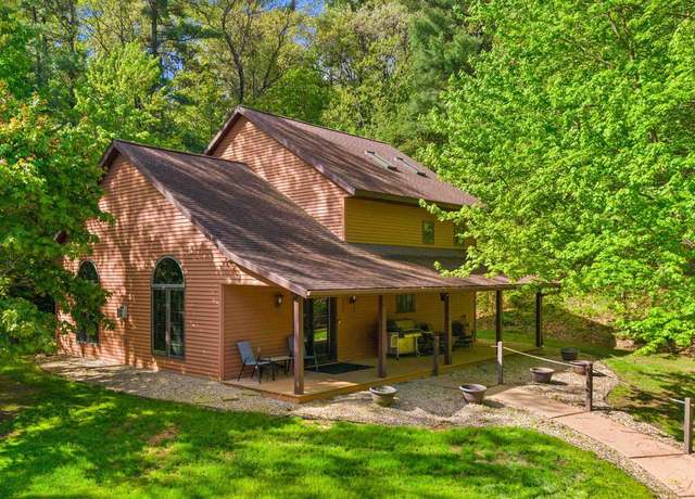 Property at 9258 Harding Rd, Plainfield, WI 54966, 2 beds, 2.5 baths