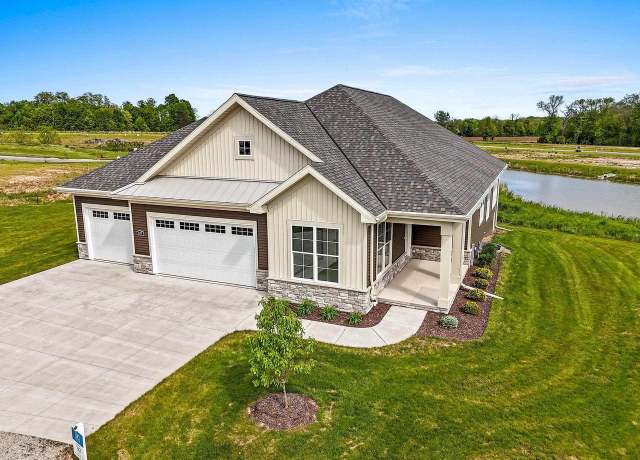 Property at 879 Cygnet Ct, Menasha, WI 54952, 3 beds, 2 baths