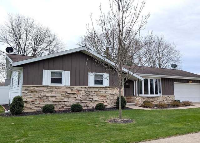 Property at 419 Homewood Dr, Brillion, WI 54110, 3 beds, 1.5 baths