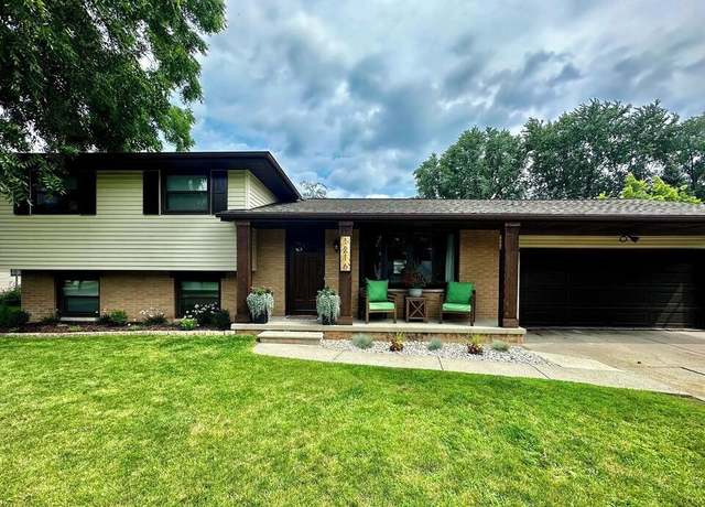 Property at 1216 Valley View Rd, Green Bay, WI 54304, 4 beds, 3 baths