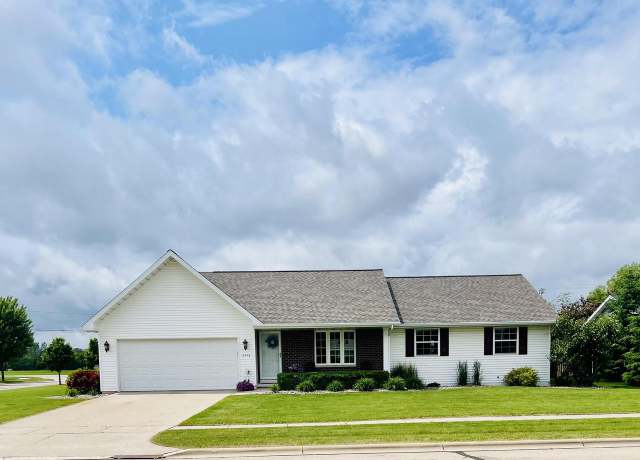 Property at 2448 Kilrush Rd, De Pere, WI 54115, 4 beds, 2.5 baths