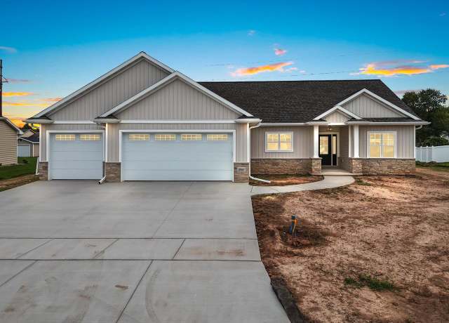 Property at 3060 Gilbert Dr, Green Bay, WI 54311, 3 beds, 2.5 baths