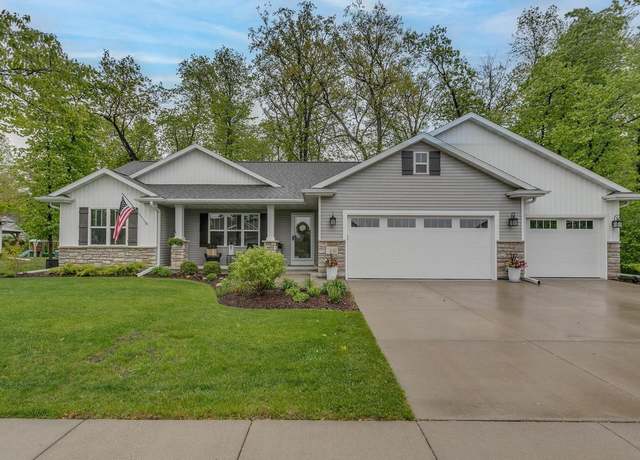 Property at 319 Castle Oak Dr, Neenah, WI 54956, 4 beds, 3 baths