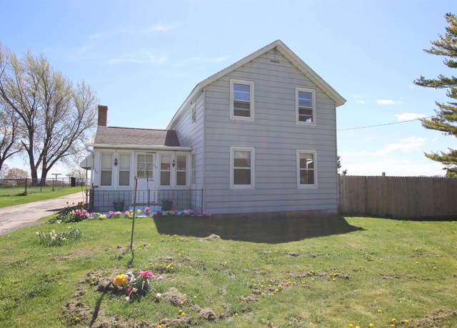 Property at W1796 Puddlefort St, Mount Calvary, WI 53057, 4 beds, 1 bath