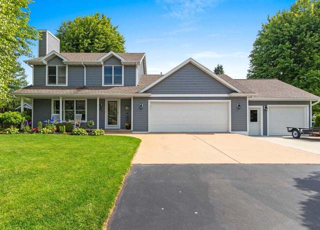 Property at 2118 Weedy St, Green Bay, WI 54313, 3 beds, 2.5 baths