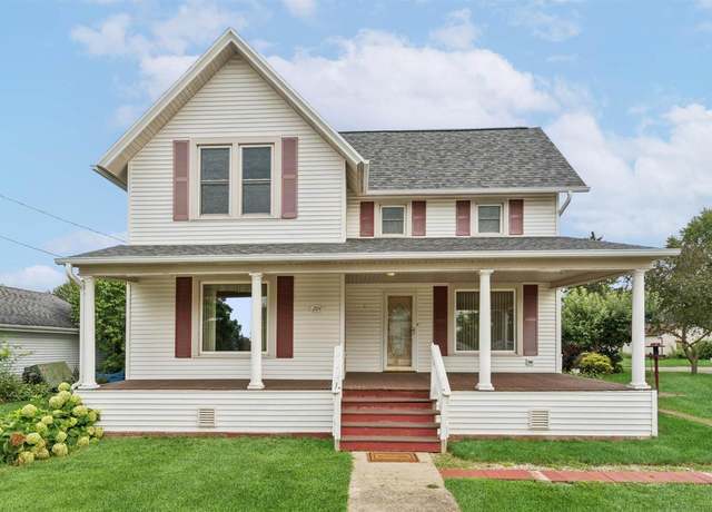 Property at 204 W Lake St, Stockbridge, WI 53088, 4 beds, 1 bath