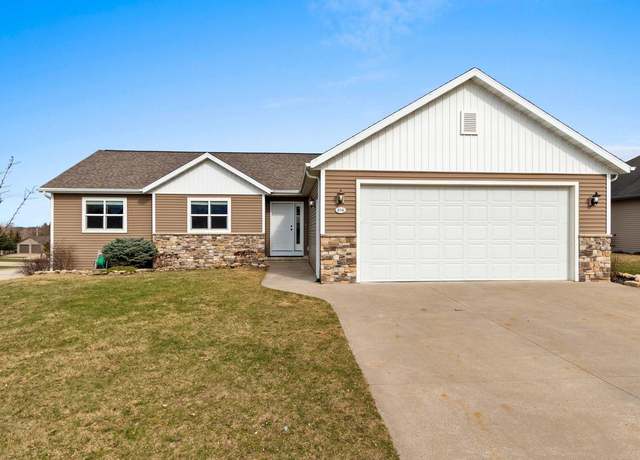 Property at 816 S Lincoln St, Hortonville, WI 54944, 4 beds, 3 baths