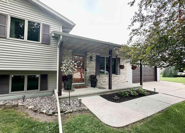 Property at 24 Pennycress Ct, Fond Du Lac, WI 54935, 4 beds, 2 baths