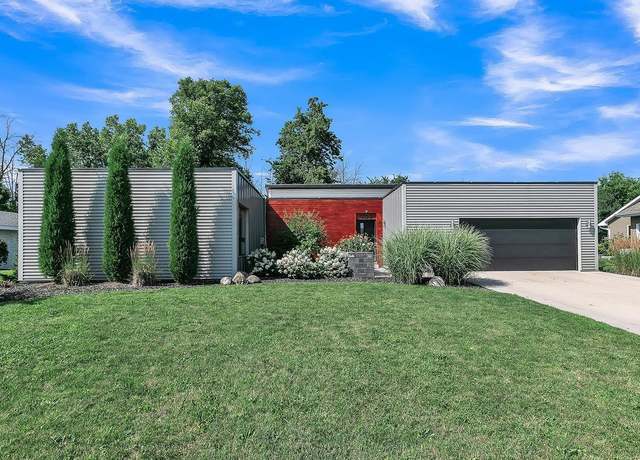 Property at 5520 W Cedar Crest Ct, Appleton, WI 54914, 3 beds, 3 baths