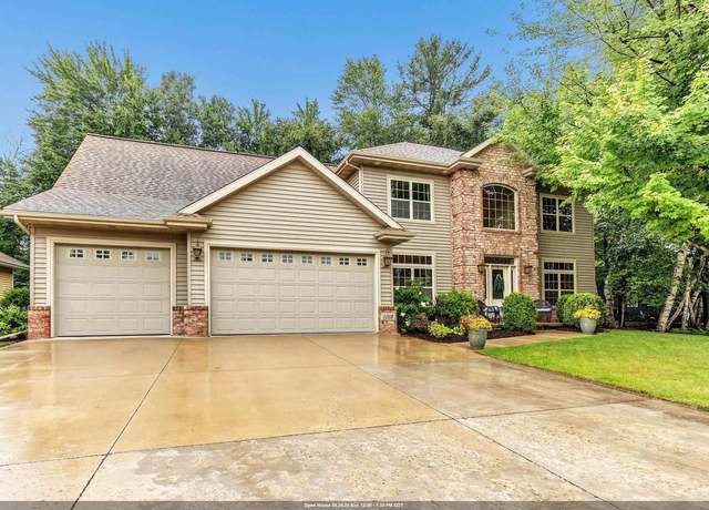 Property at 1018 Faversham Way, Green Bay, WI 54313, 4 beds, 2.5 baths