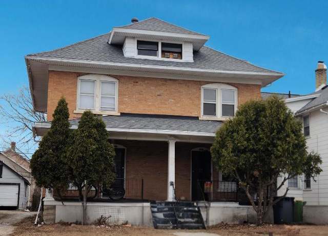 Property at 326 S Main St, Fond Du Lac, WI 54935, 4 beds, 4 baths