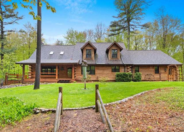 Property at 3068 Hidden Forest Ct, Suamico, WI 54313, 3 beds, 2.5 baths