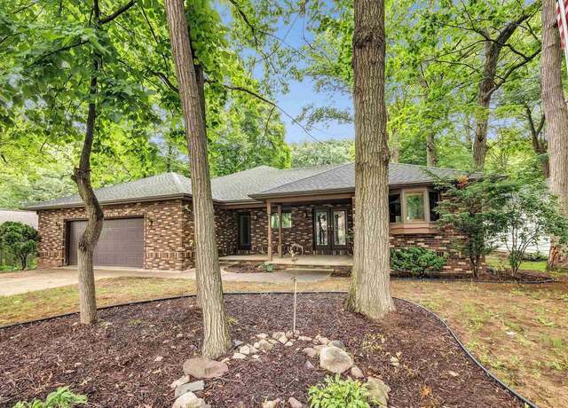 Property at 2208 Gmeiner Rd, Appleton, WI 54915, 3 beds, 2.5 baths
