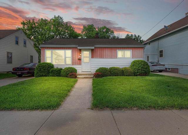 Property at 1126 W 7th Ave, Oshkosh, WI 54902, 2 beds, 1 bath