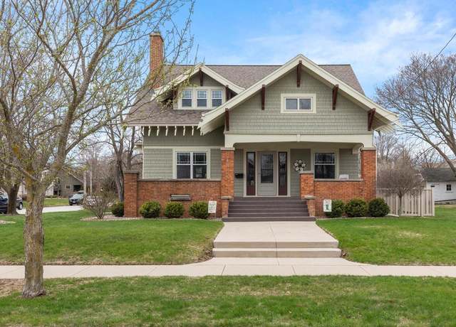 Property at 2600 Washington St, Two Rivers, WI 54241, 3 beds, 3.5 baths