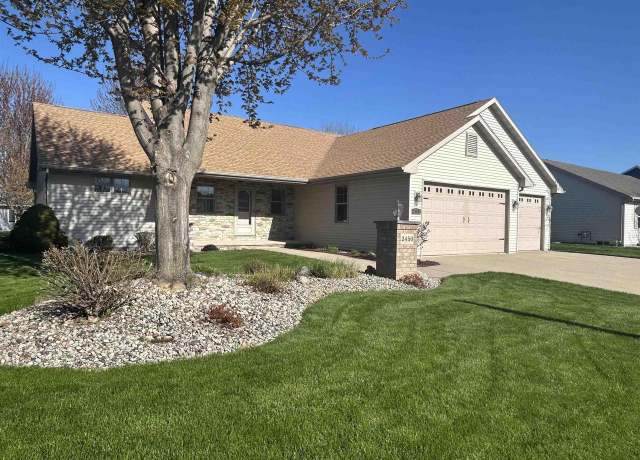 Property at 2450 Manchester Dr, Kaukauna, WI 54130, 4 beds, 3.5 baths