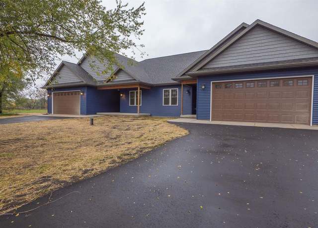 Property at 1050 E Taplin Dr, Wautoma, WI 54982, 2 beds, 2 baths