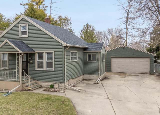 Property at 224 E Harding Dr, Appleton, WI 54915, 3 beds, 1 bath