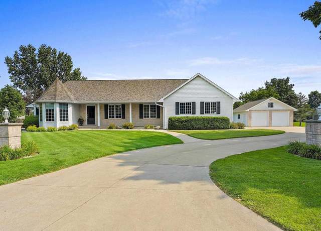 Property at W2239 Pine Ln, Kaukauna, WI 54130, 3 beds, 3 baths