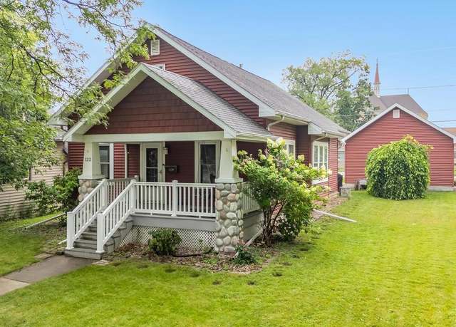 Property at 122 W 9th St, Kaukauna, WI 54130, 4 beds, 2 baths
