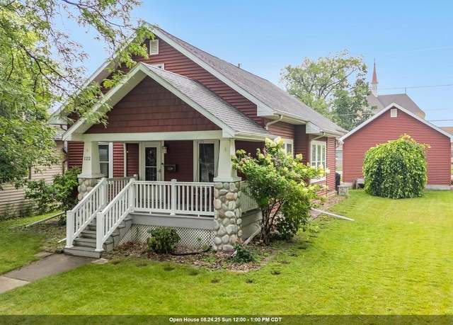 Property at 122 W 9th St, Kaukauna, WI 54130, 4 beds, 2 baths