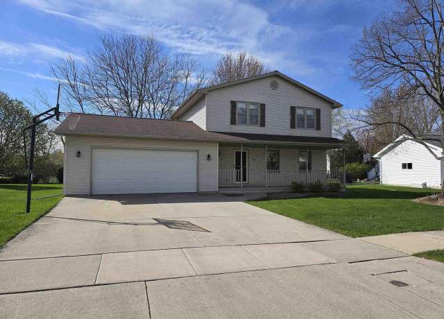 Property at 978 Springs Rd, Fond Du Lac, WI 54935, 3 beds, 3.5 baths