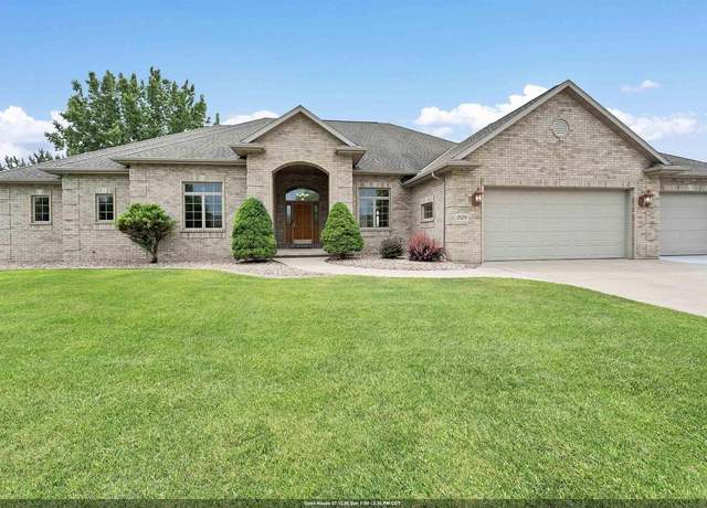 Property at 1529 Silver Maple Dr, De Pere, WI 54115, 4 beds, 3.5 baths