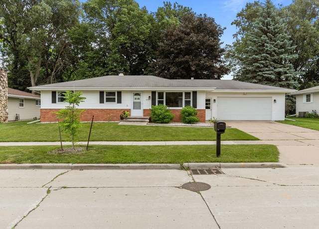 Property at 622 S Clara St, Appleton, WI 54915, 3 beds, 1 bath