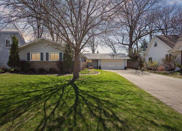 Property at 701 E Hoover Ave, Appleton, WI 54915, 4 beds, 2 baths