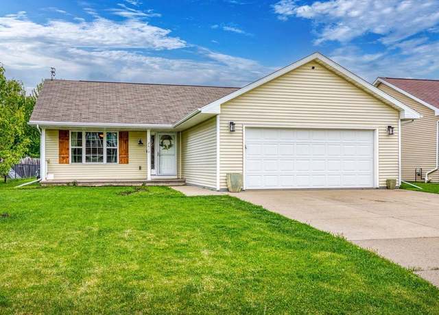 Property at 2619 Grassy Ln, Neenah, WI 54956, 3 beds, 2 baths
