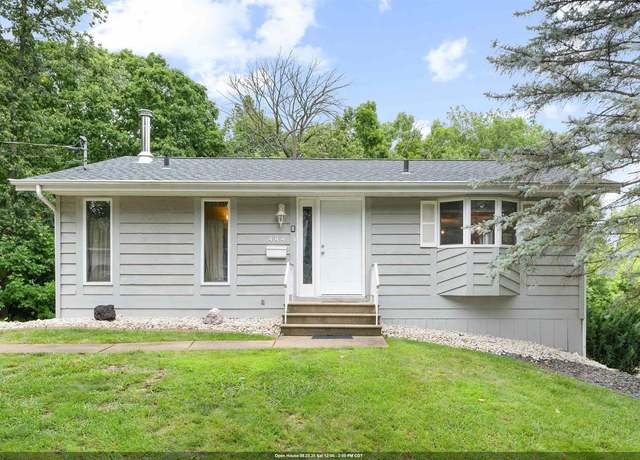 Property at 444 Glenview Ave, Combined Locks, WI 54113, 3 beds, 2 baths