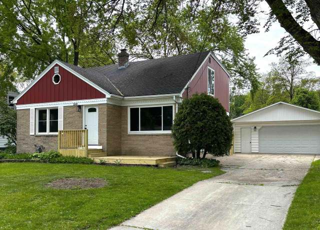 Property at 1845 Glenview Ave, Green Bay, WI 54303, 4 beds, 2 baths