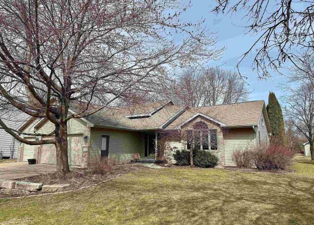 Property at 4722 W Grand Meadows Dr, Appleton, WI 54914, 4 beds, 3 baths