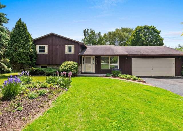 Property at 3145 Pioneer Dr, Green Bay, WI 54313, 3 beds, 1.5 baths