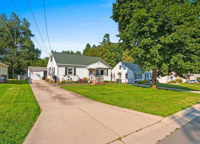 Property at 335 E Mission Rd, Green Bay, WI 54301, 3 beds, 1 bath
