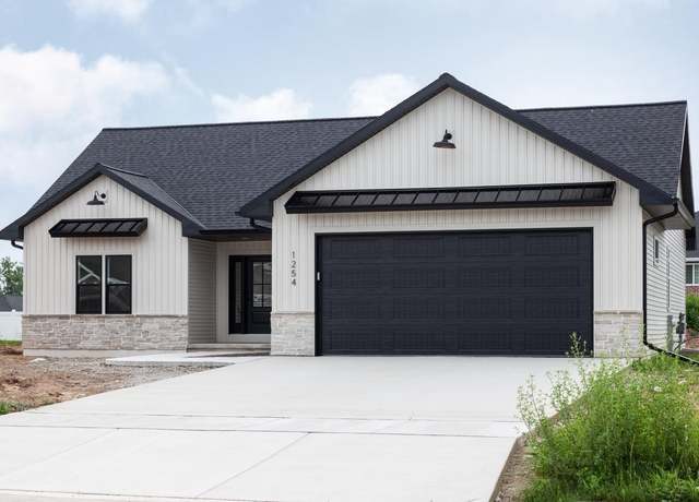Property at 1254 Mountain Bay Dr, Pulaski, WI 54162, 3 beds, 2 baths