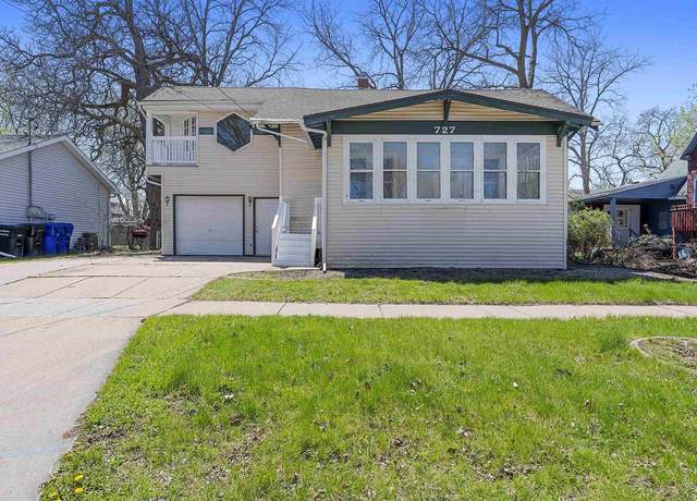 Property at 727 W 3rd St, Appleton, WI 54914, 3 beds, 2 baths