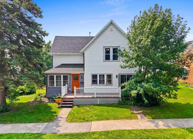 Property at 105 W 6th St, Kaukauna, WI 54130, 4 beds, 3.5 baths