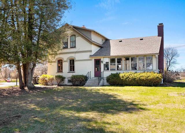 Property at 1317 Shiloh Rd, Sturgeon Bay, WI 54235, 5 beds, 2 baths