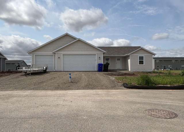 Property at 3793 E Teton Ln, Appleton, WI 54913, 3 beds, 2 baths
