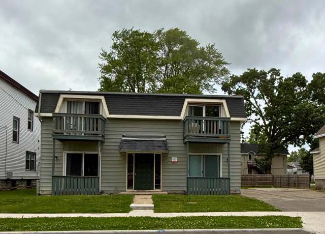 Property at 708 W Lincoln Ave, Oshkosh, WI 54901, 8 beds, 4 baths