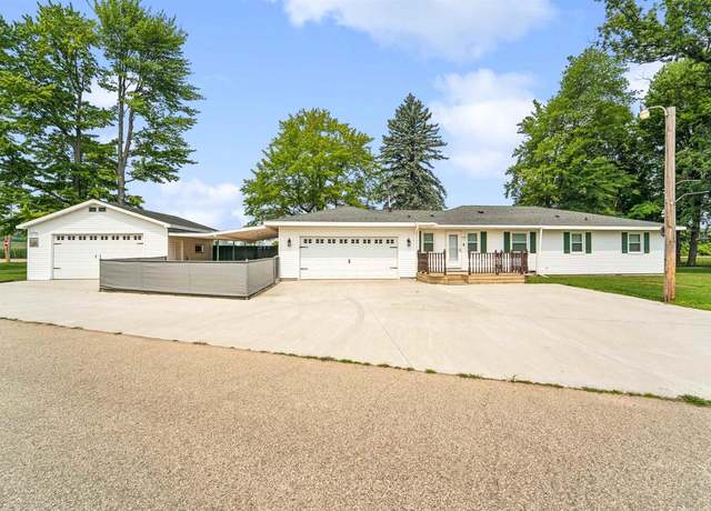 Property at W5184 Shady Ln, Shawano, WI 54166, 3 beds, 2 baths