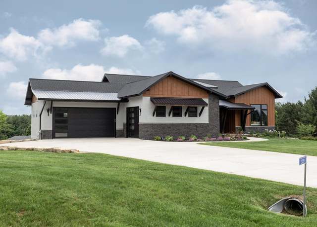 Property at 3251 Gray Hawk Trl, Green Bay, WI 54313, 5 beds, 4 baths