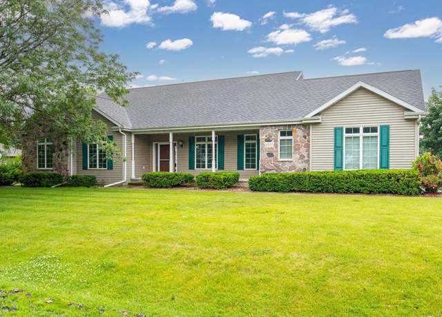 Property at 4431 Bellhaven Ln, Oshkosh, WI 54904, 3 beds, 2 baths