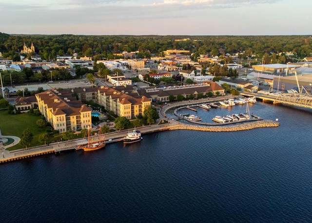Property at 107 N 1st Ave Unit 200-202-204, Sturgeon Bay, WI 54235, 2 beds, 3 baths