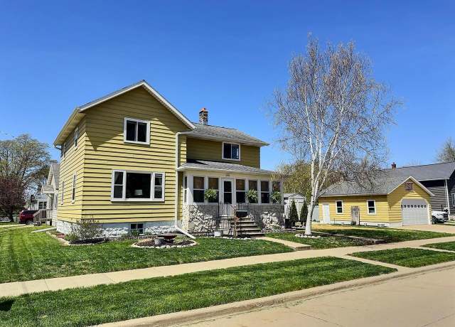 Property at 1857 Minnesota St, Oshkosh, WI 54902, 5 beds, 2 baths