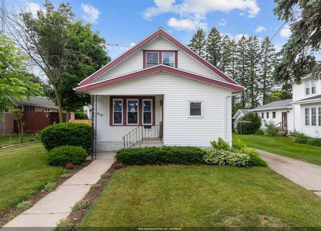 Property at 912 N 11th St, Manitowoc, WI 54220, 3 beds, 2 baths